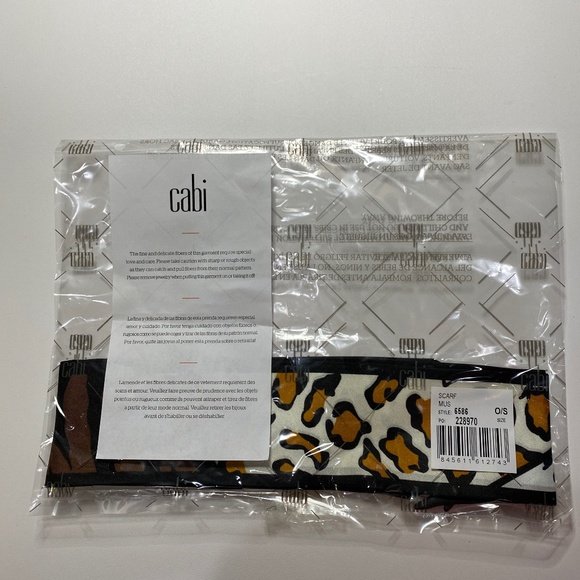 NWT | Cabi 6586 Be Twill My Heart Scarf - Picture 2 of 3